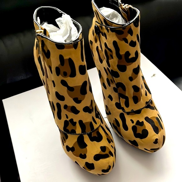 JF Animal Print Booties - Picture 4 of 11
